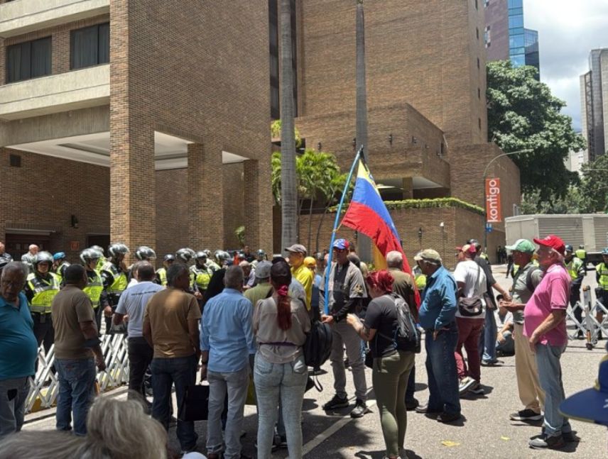 Polichacao impide marcha sindical en Caracas