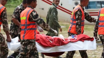Nepal reporta dos rescates en un túnel a 10 días de la riada