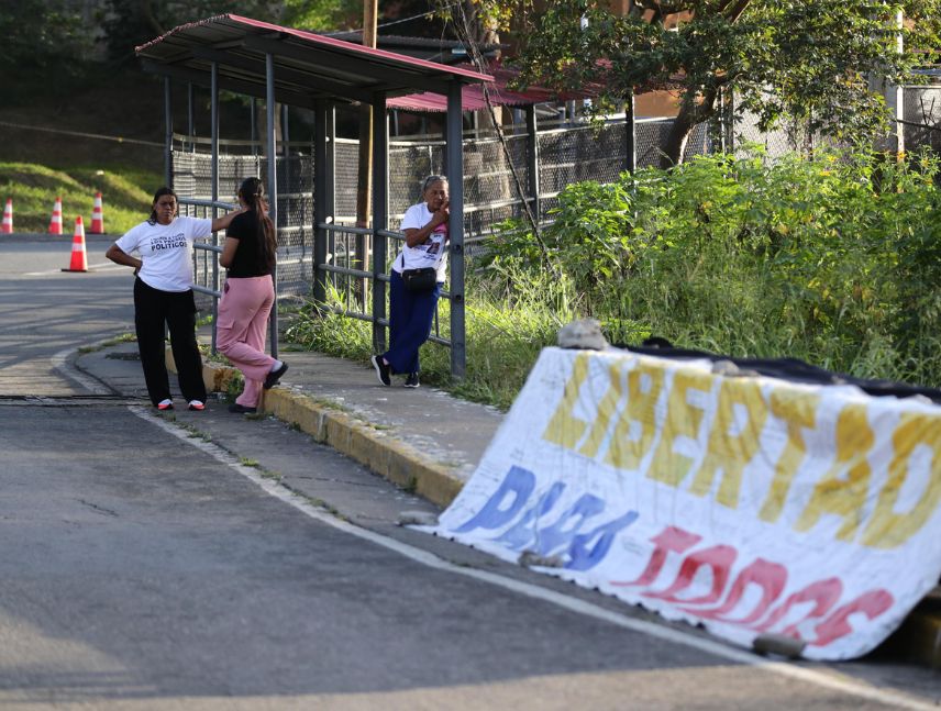 Foro Penal confirma 94 traslados de presos políticos desde El Rodeo I