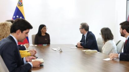 Delcy Rodríguez se reunió con representantes de Human Rights Watch