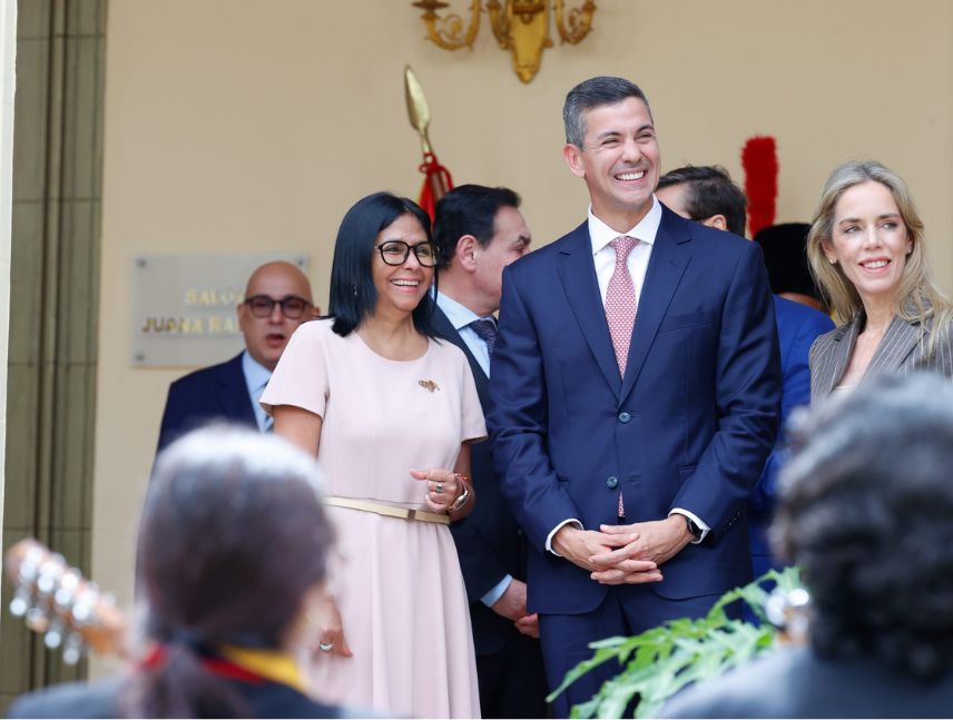 Venezuela y Paraguay firman memorando para restablecer relaciones