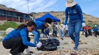 Evalúan agua de playas de La Guaira tras los sismos