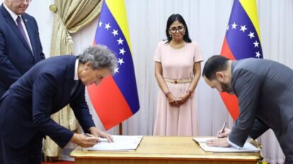 Ejecutivo firma convenio petrolero binacional entre Pdvsa y TotalEnergies