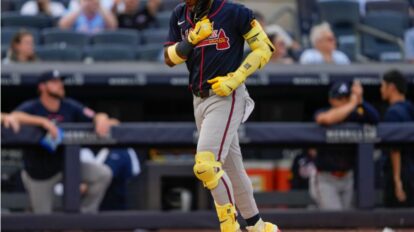 Ronald Acuña Jr. castiga con grand slam a Houston