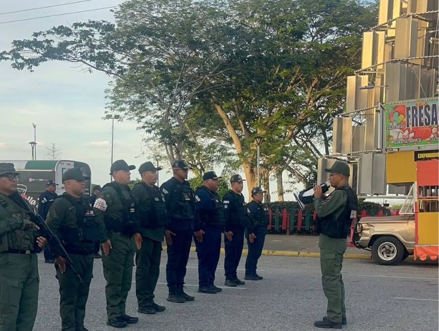 GNB despliega operativo en la plaza La Navidad de Puerto Ordaz