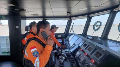 Naufragio en Indonesia deja seis muertos y más de 130 desaparecidos