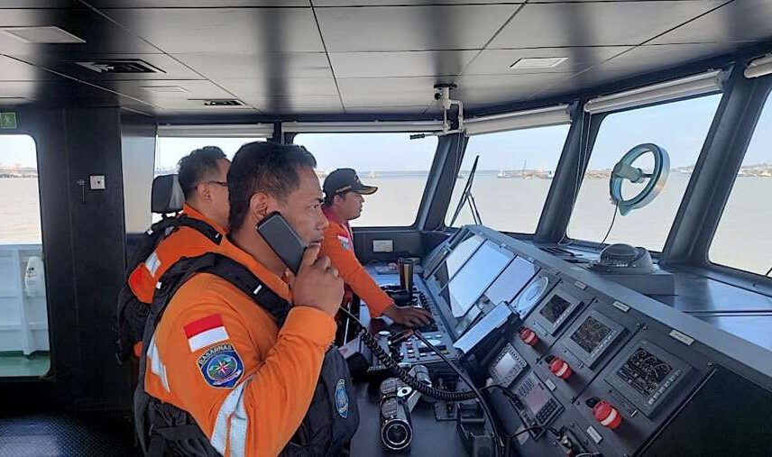 Naufragio en Indonesia deja seis muertos y más de 130 desaparecidos