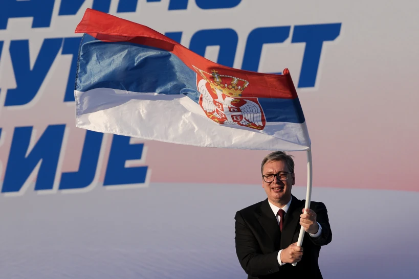 Presidente de Serbia renuncia para postularse a primer ministro