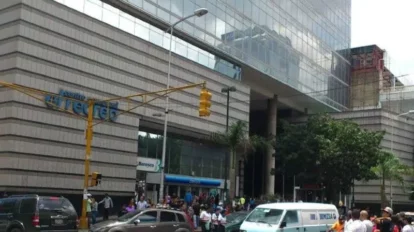 Muere universitaria tras caer del último piso del C.C. El Recreo