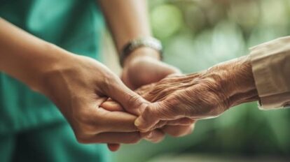 OMS: envejecimiento del personal sanitario pone en peligro redes de salud