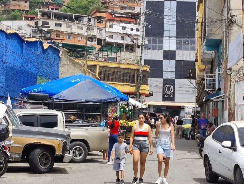 75% de comercios en La Guaira activos tras doble terremoto
