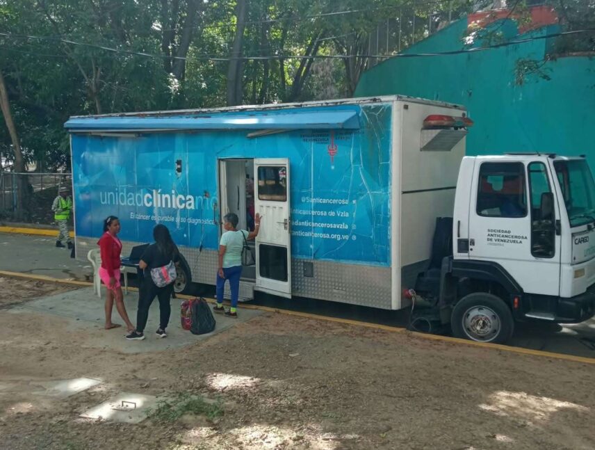 Sociedad Anticancerosa ofrece atención en campamentos transitorios