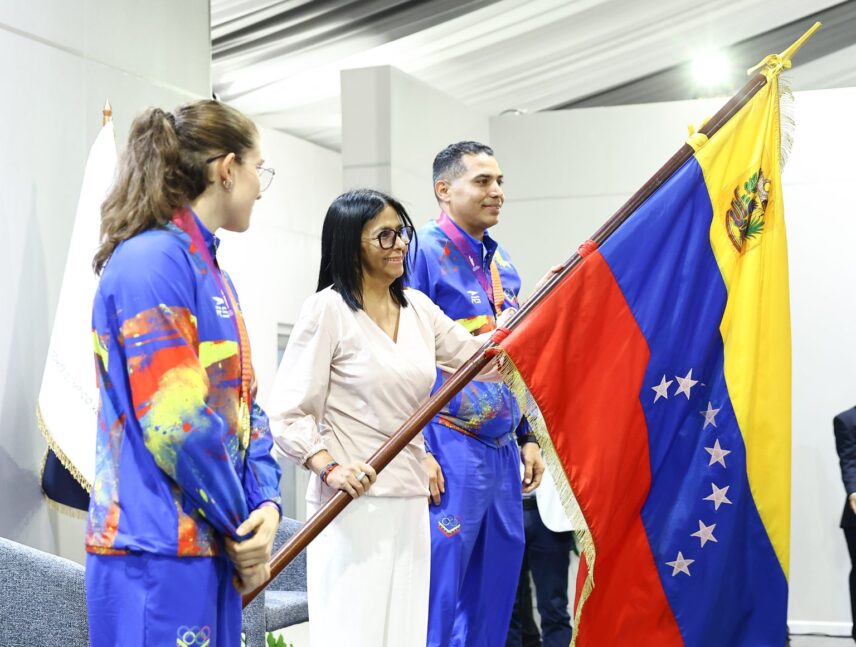 Entregan reconocimiento a delegación que participó en los Juegos Suramericanos 2026