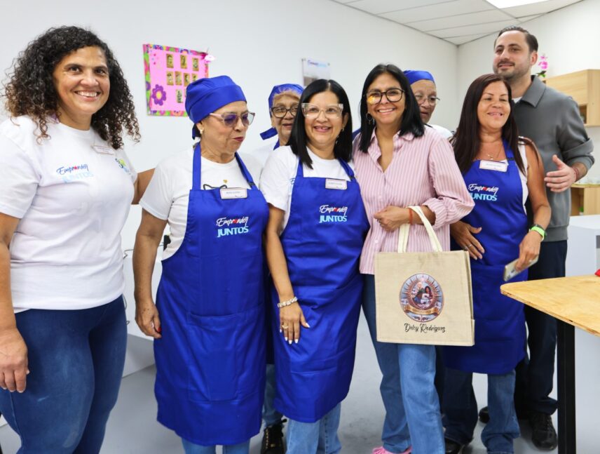 Presidenta entregó Centro de Desarrollo Endógeno Lanceros de La Victoria
