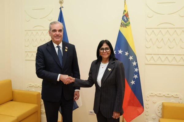 Venezuela y República Dominicana evalúan reanudar las compras directas de combustibles