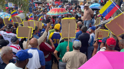 Trabajadores en contra de anuncios presidenciales.