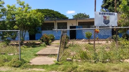 Piden dotación de mobiliario en UEN Simón Bolívar