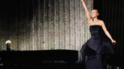 Céline Dion culmina en París su regreso a los escenarios