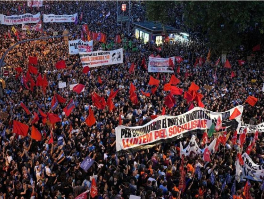 Sindicatos convocan huelga general en España por la crisis de vivienda