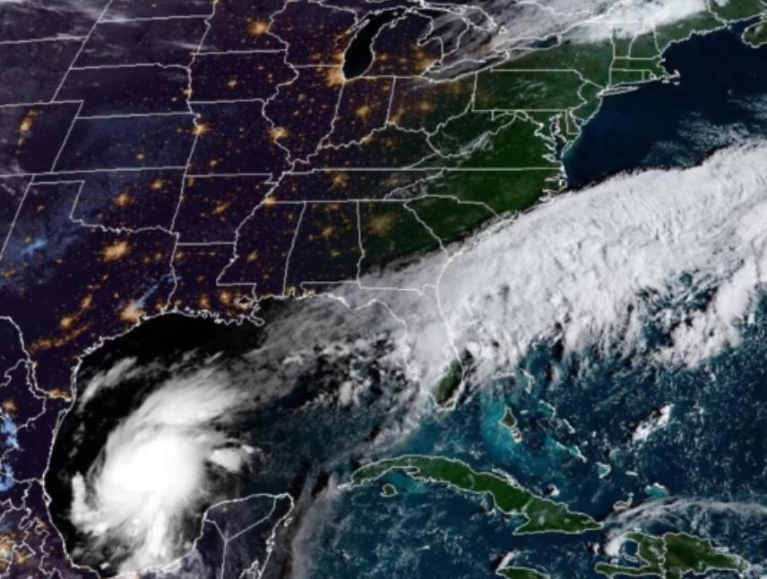 Tormenta tropical Isaías avanza por el golfo de México hacia Estados Unidos.