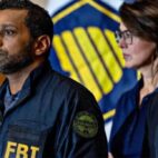 Kash Patel, director del FBI, durante una declaración sobre Nicolás Maduro y Cilia Flores