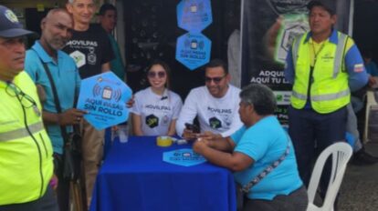 Usuarios utilizan códigos QR para pagar el pasaje urbano en Guayana