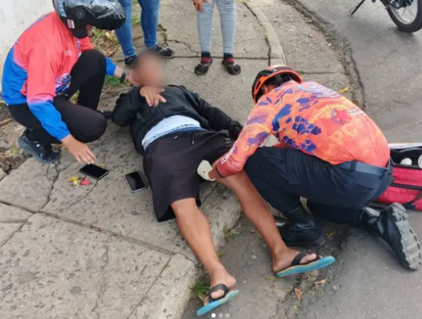 Accidente de motorizado y un camión tipo cava en la avenida España de Ciudad Bolívar.