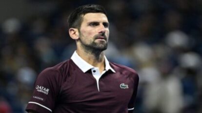 Novak Djokovic durante su partido contra Hubert Hurkacz en el Masters 1.000 de Shanghái.