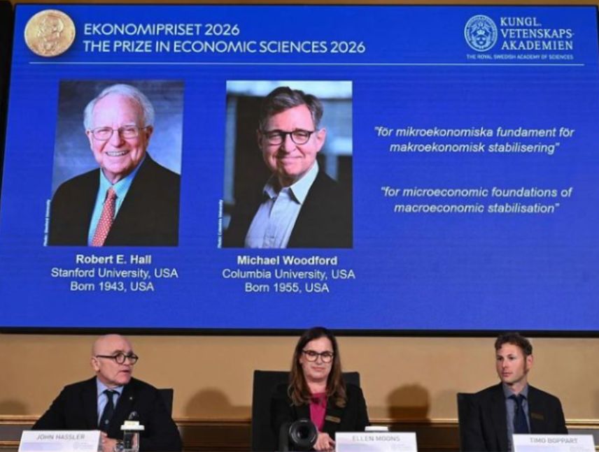 Robert E. Hall y Michael Woodford, economistas estadounidenses reconocidos con el Premio Nobel de Economía 2026.