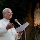 El papa León XIV canceló sus audiencias por una operación para extirpar un nódulo pulmonar.