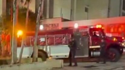 Incendio en un edificio de Manzanares, Baruta, dejó vehículos calcinados y otros con daños parciales.