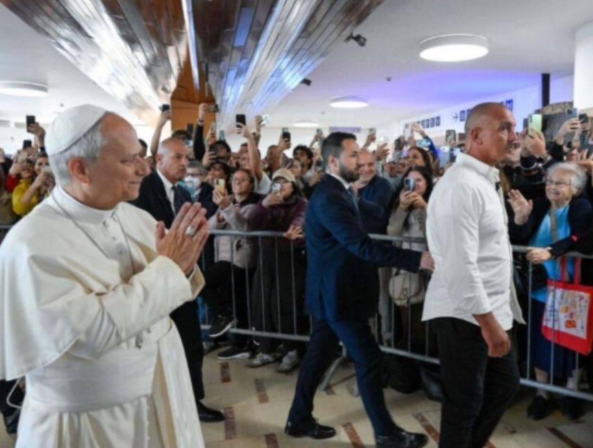 Papa León XIV, pontífice de la Iglesia católica, cuya operación por un nódulo pulmonar concluyó con éxito.