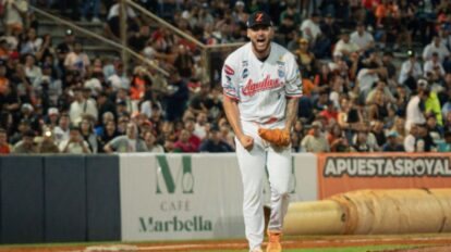 Águilas del Zulia blanquean 8-0 a los Leones del Caracas en el Estadio Luis Aparicio de Maracaibo.
