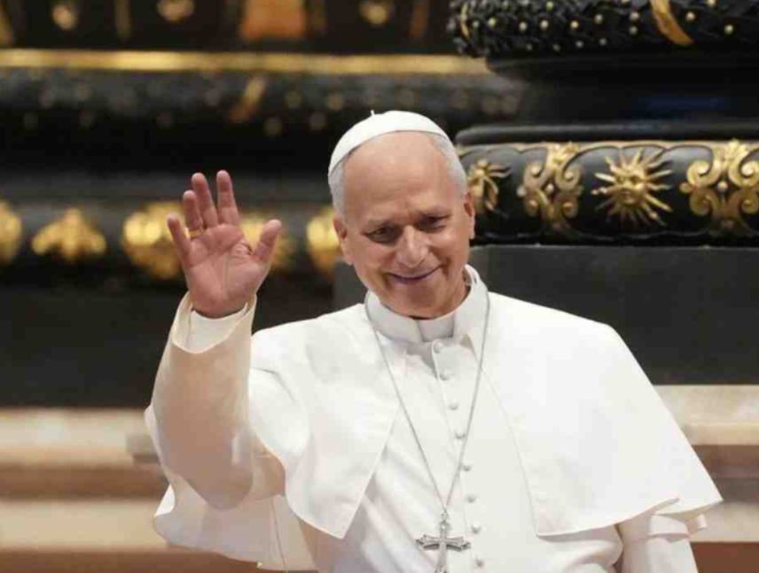 El papa León XIV durante su recuperación tras una intervención quirúrgica en el pulmón derecho.