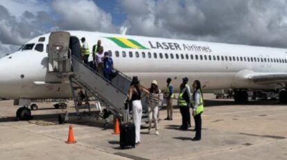Avión de Laser Airlines, aerolínea venezolana que reactivará la ruta aérea entre Caracas y Aruba.