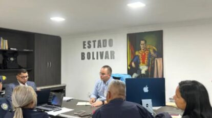 Reunión de organismos de seguridad para coordinar acciones de prevención del acoso escolar en Bolívar.