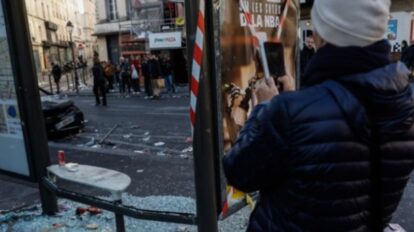 Protestas violentas en Francia con detenciones, enfrentamientos y daños en establecimientos comerciales.