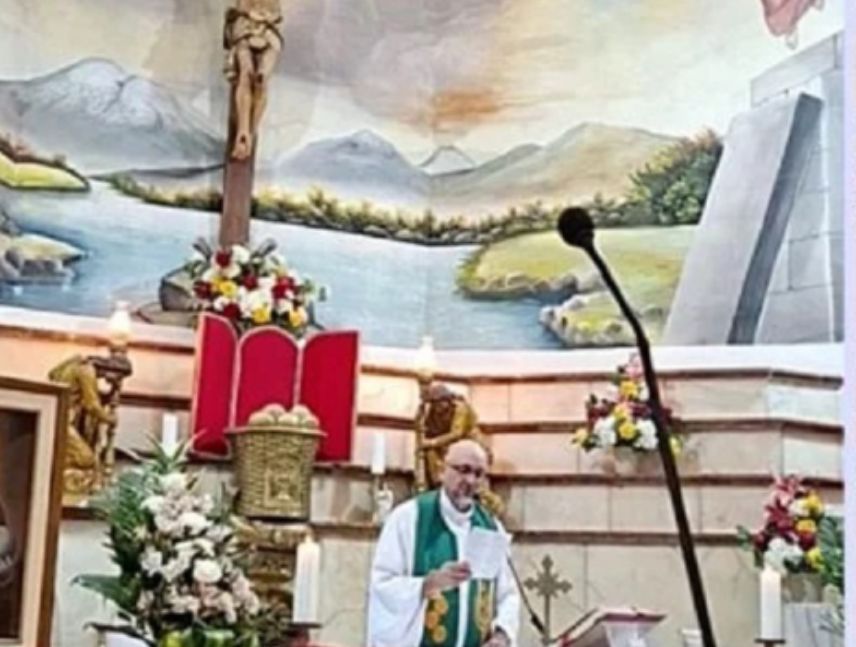 Iglesia Perpetuo Socorro de Guayaquil, donde el sacerdote Patricio Sánchez murió tras caerle una cruz durante una misa.