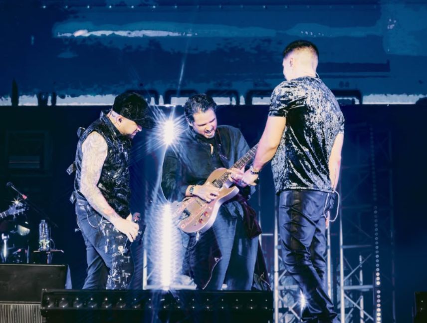 Chyno y Nacho durante su gira Radio Venezuela World Tour por escenarios internacionales.