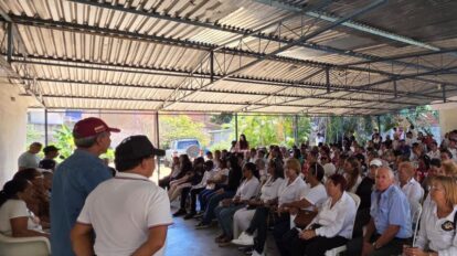 Militantes de AD en Resistencia durante una jornada de organización política en municipios del estado Bolívar.