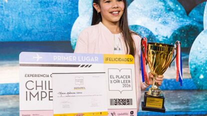 María Andreína Lárez, estudiante venezolana campeona nacional de El Placer de Oír Leer en Chile.
