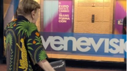 Osmel Sousa durante su visita a Venevisión para grabar una entrevista por los 65 años del canal.