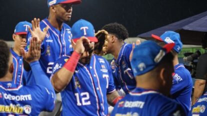 Alexander Palma conectó un cuadrangular de tres carreras en la victoria de Tiburones sobre Magallanes en la LVBP.