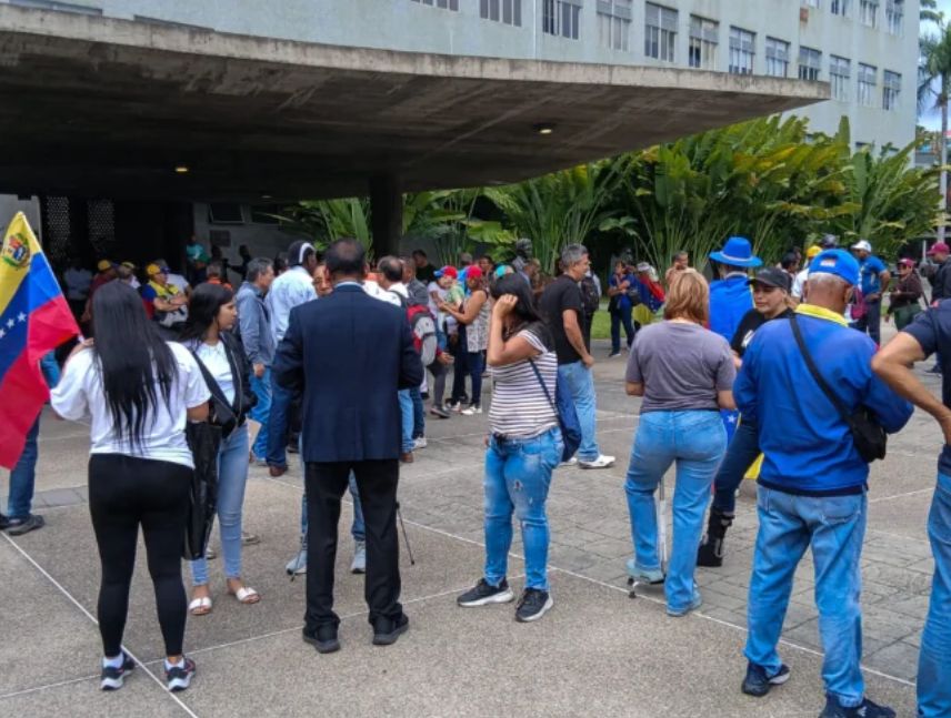 Gremios y trabajadores venezolanos convocan una protesta nacional para exigir mejoras salariales y reivindicaciones laborales.