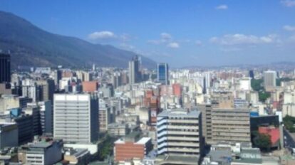 Aumento de la demanda de viviendas en Venezuela tras los terremotos y medidas para impulsar el financiamiento inmobiliario.