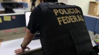 Flávio Bolsonaro, senador brasileño investigado por un posible viaje al exterior a través de Argentina.