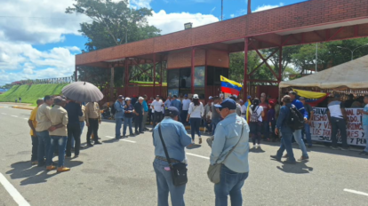 reunión entre trabajadores y cvg