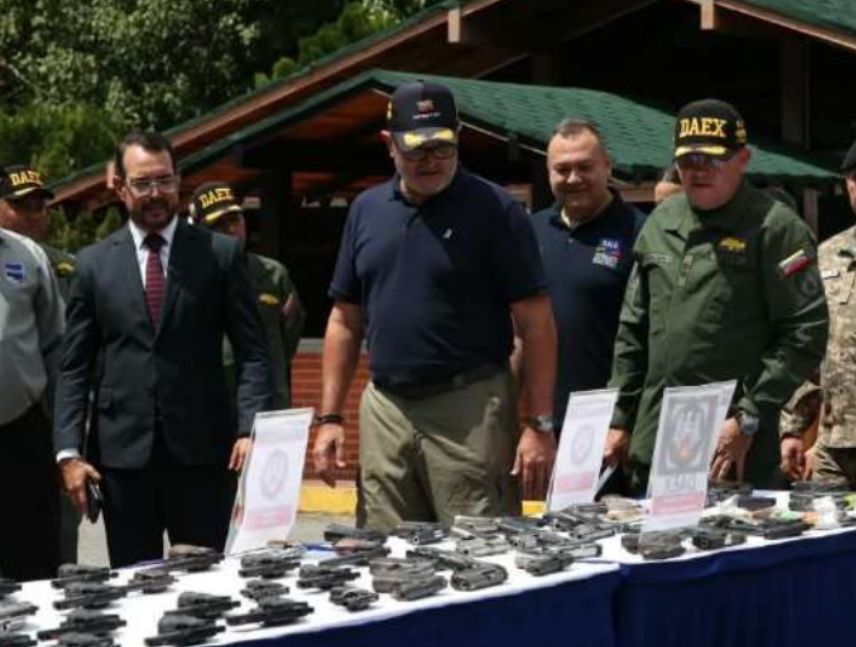 Jornada de inutilización de armas de fuego y armas blancas incautadas en Venezuela.