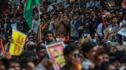 Manifestantes del CJP protestan en India contra el jefe de la Comisión Electoral