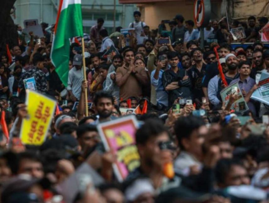 Manifestantes del CJP protestan en India contra el jefe de la Comisión Electoral